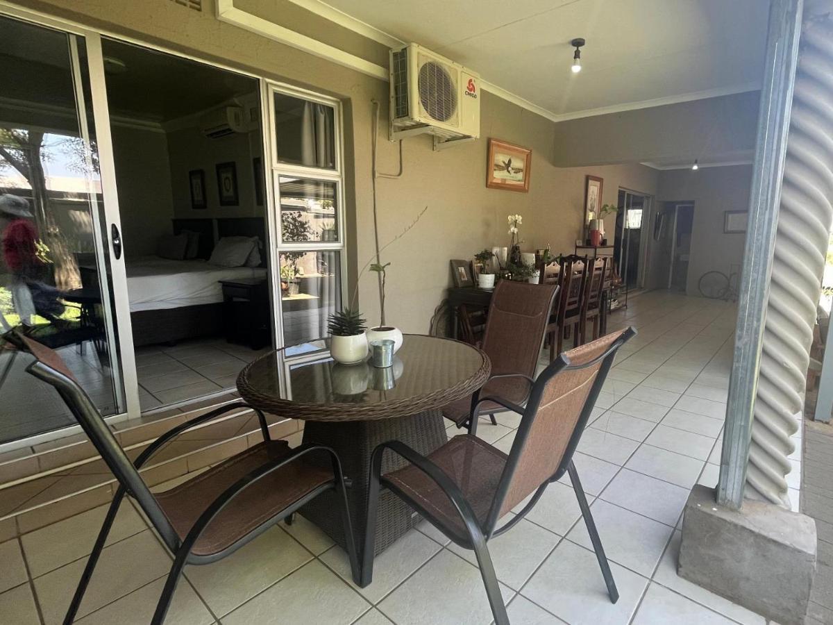 Toro Guest House 勒斯滕堡 外观 照片