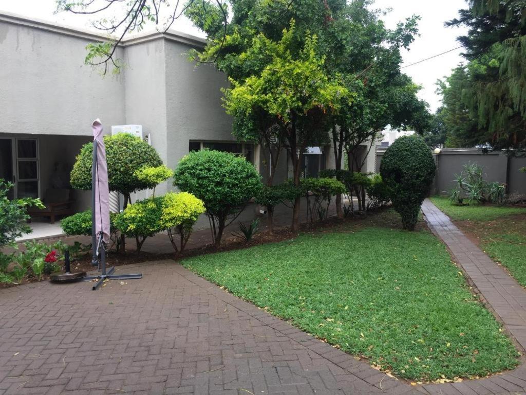 Toro Guest House 勒斯滕堡 外观 照片