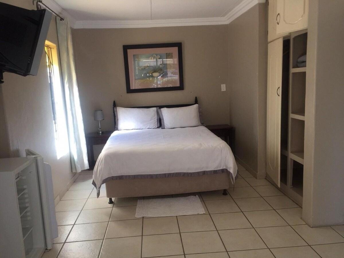 Toro Guest House 勒斯滕堡 外观 照片