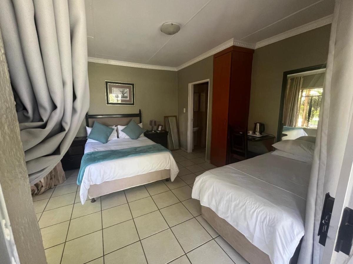 Toro Guest House 勒斯滕堡 外观 照片