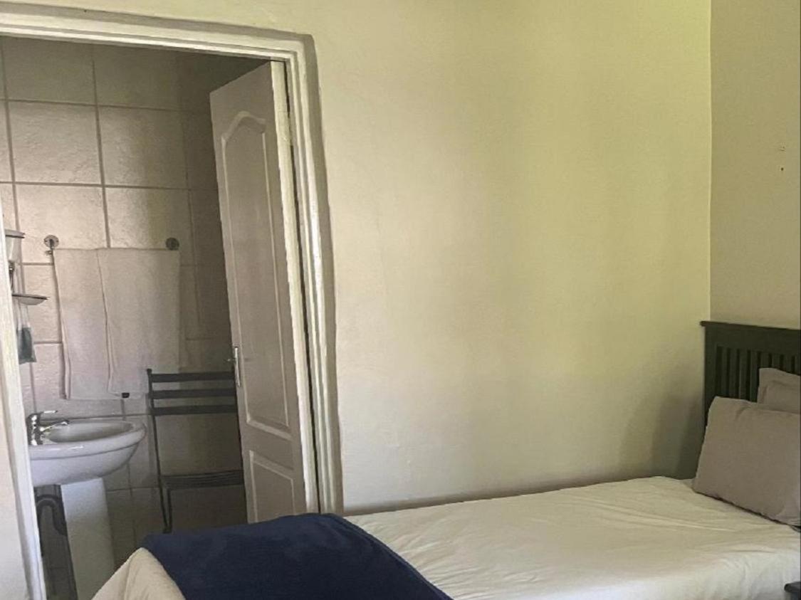 Toro Guest House 勒斯滕堡 外观 照片